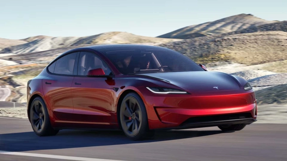 Tesla Model 3 — електромобіль нового покоління